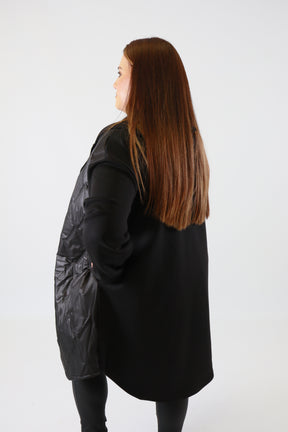 River Longline Jacket in Black