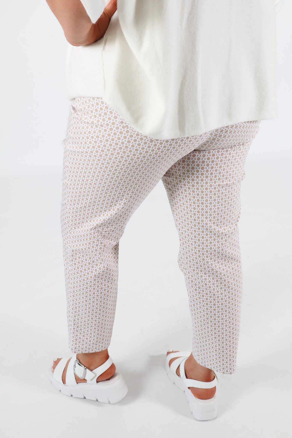 Robell 7/8ths Trousers | Beige Geo Print