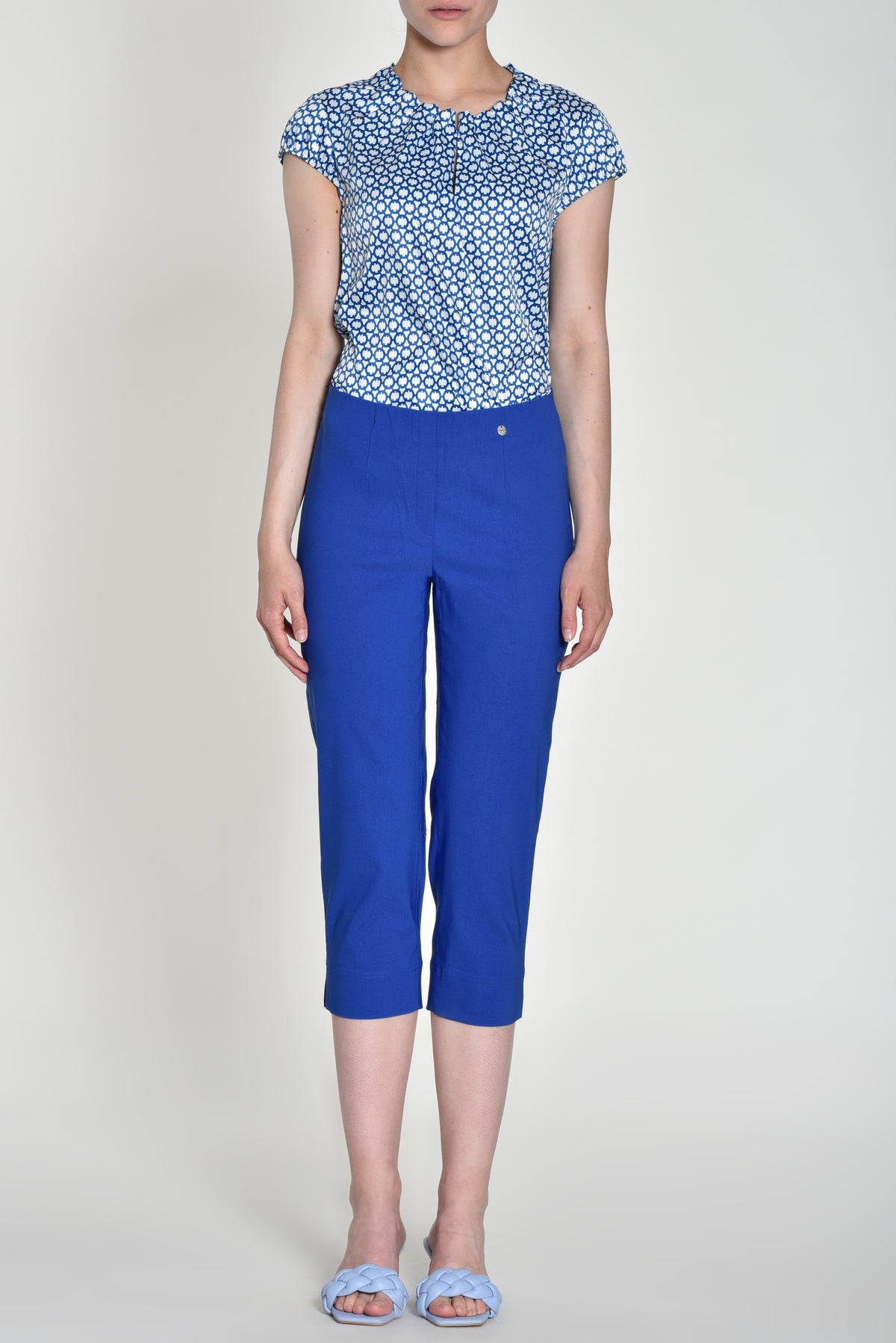 Robell Crop Trousers | Royal Blue, a cropped trouser in Royal blue with an elasticated waistband with a pull up style