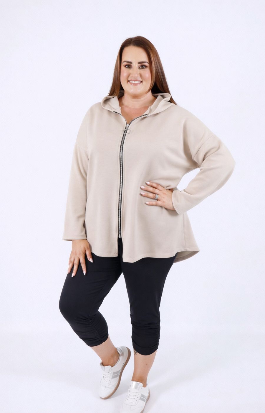 Ruby Jacket in Beige 