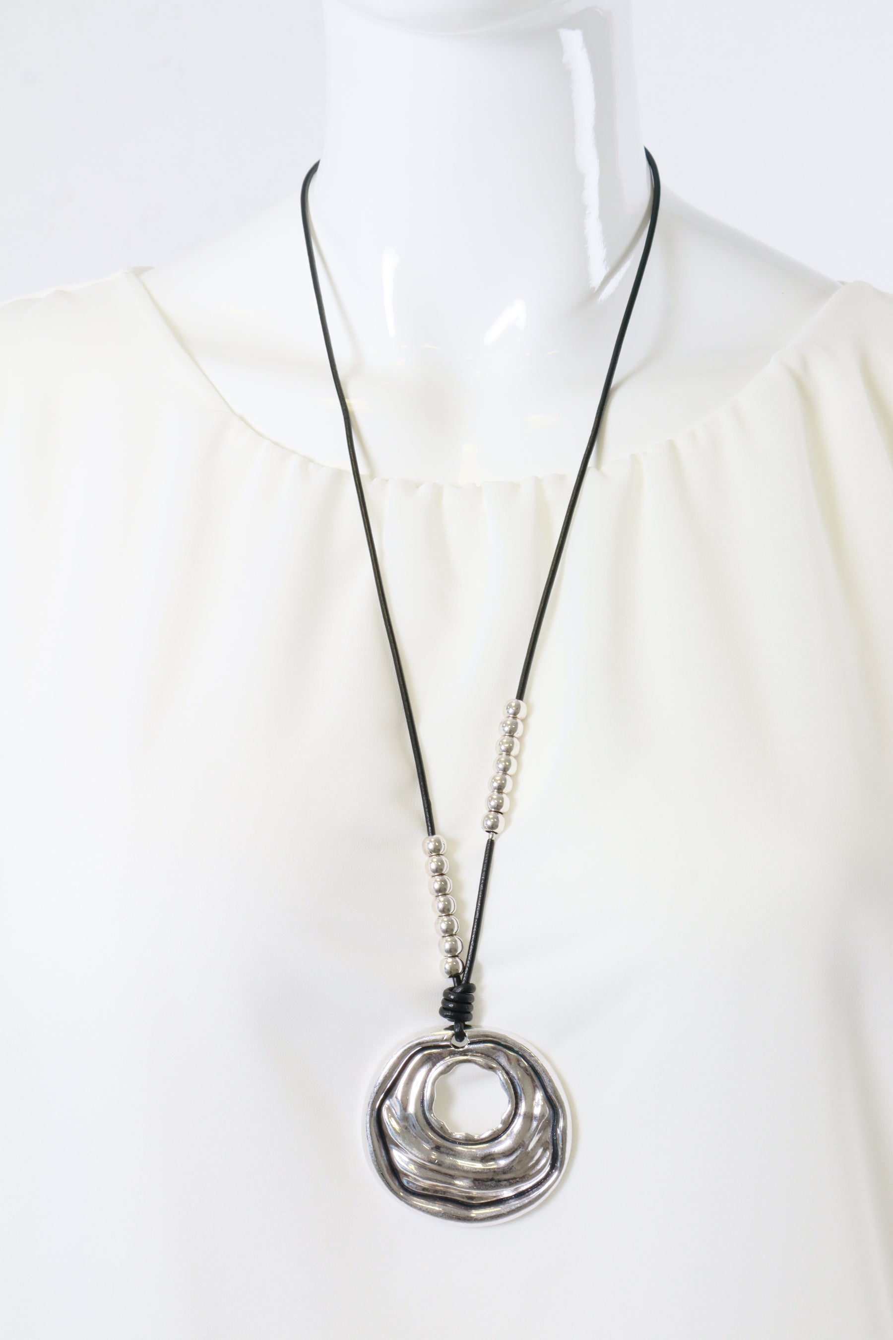 Síomha Necklace in Silver