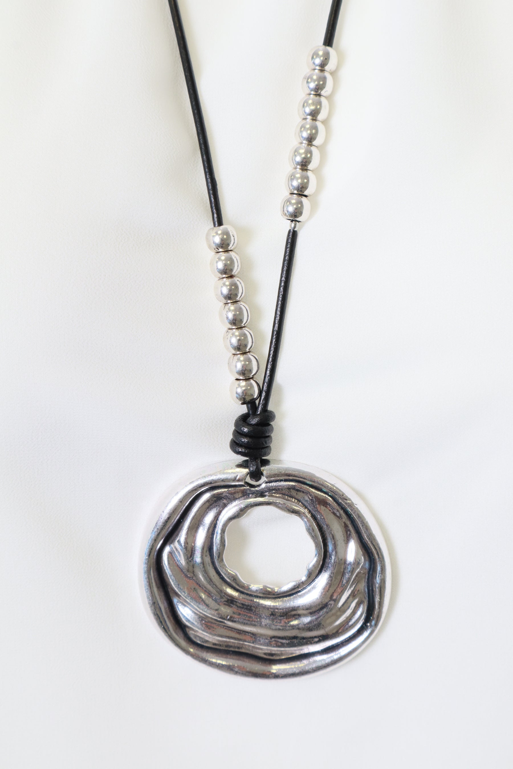 Síomha Necklace in Silver