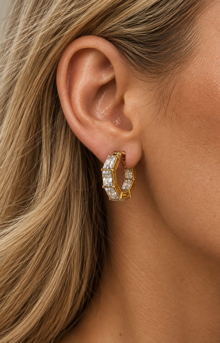 Sara Earrings in Gold 