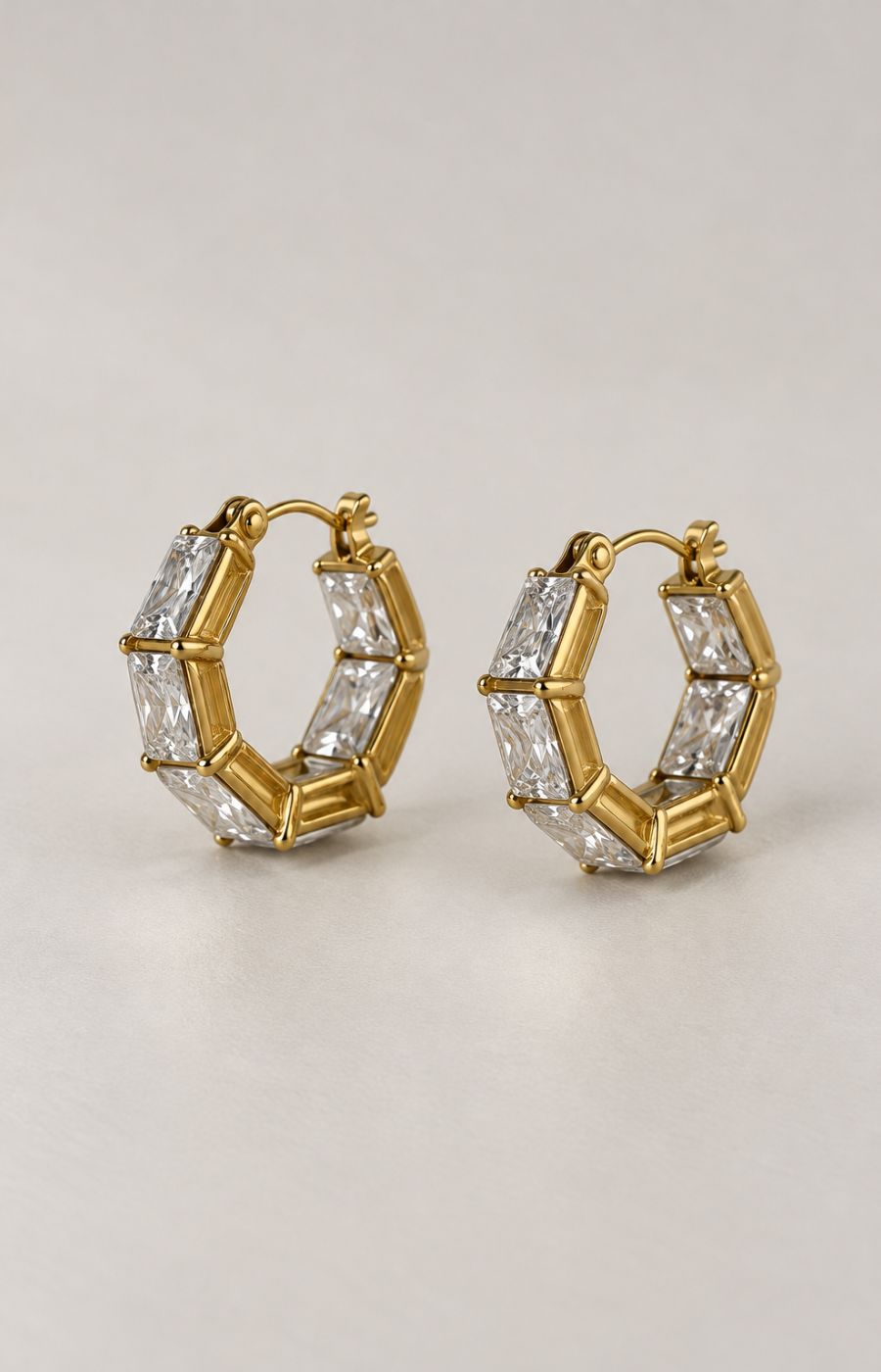 Sara Earrings in Gold 