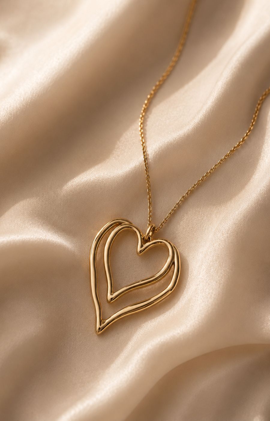 Siya Necklace in Gold 