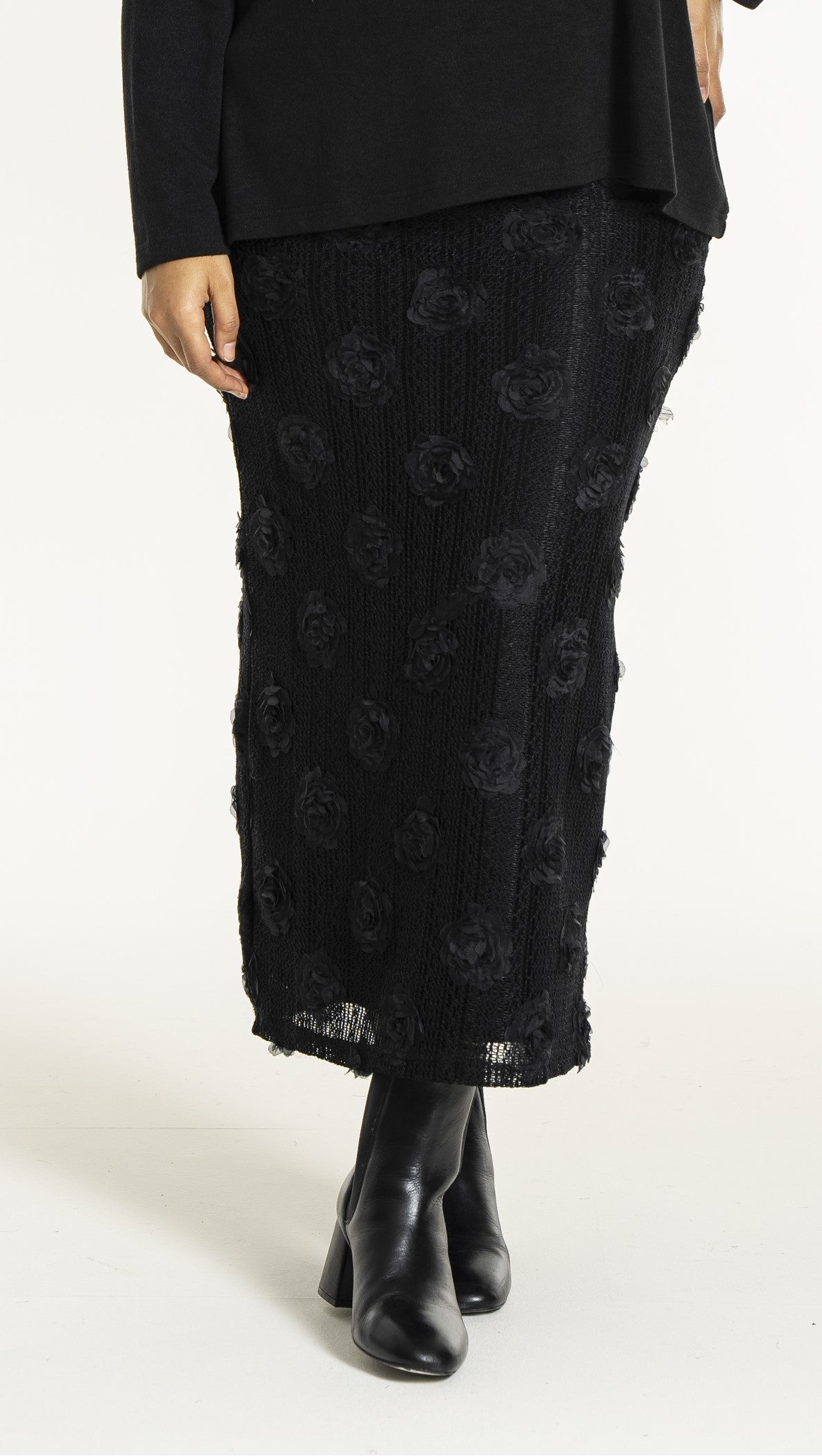 Studio Floral Applique Skirt in Black