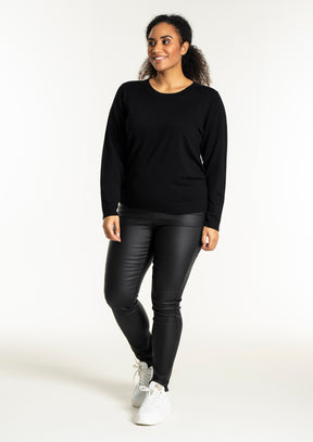 Studio Helsinki Knitted Top in Black