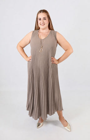 Summer Pleated Dress in Beige 
