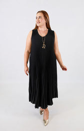 Summer Pleated Dress in Black 