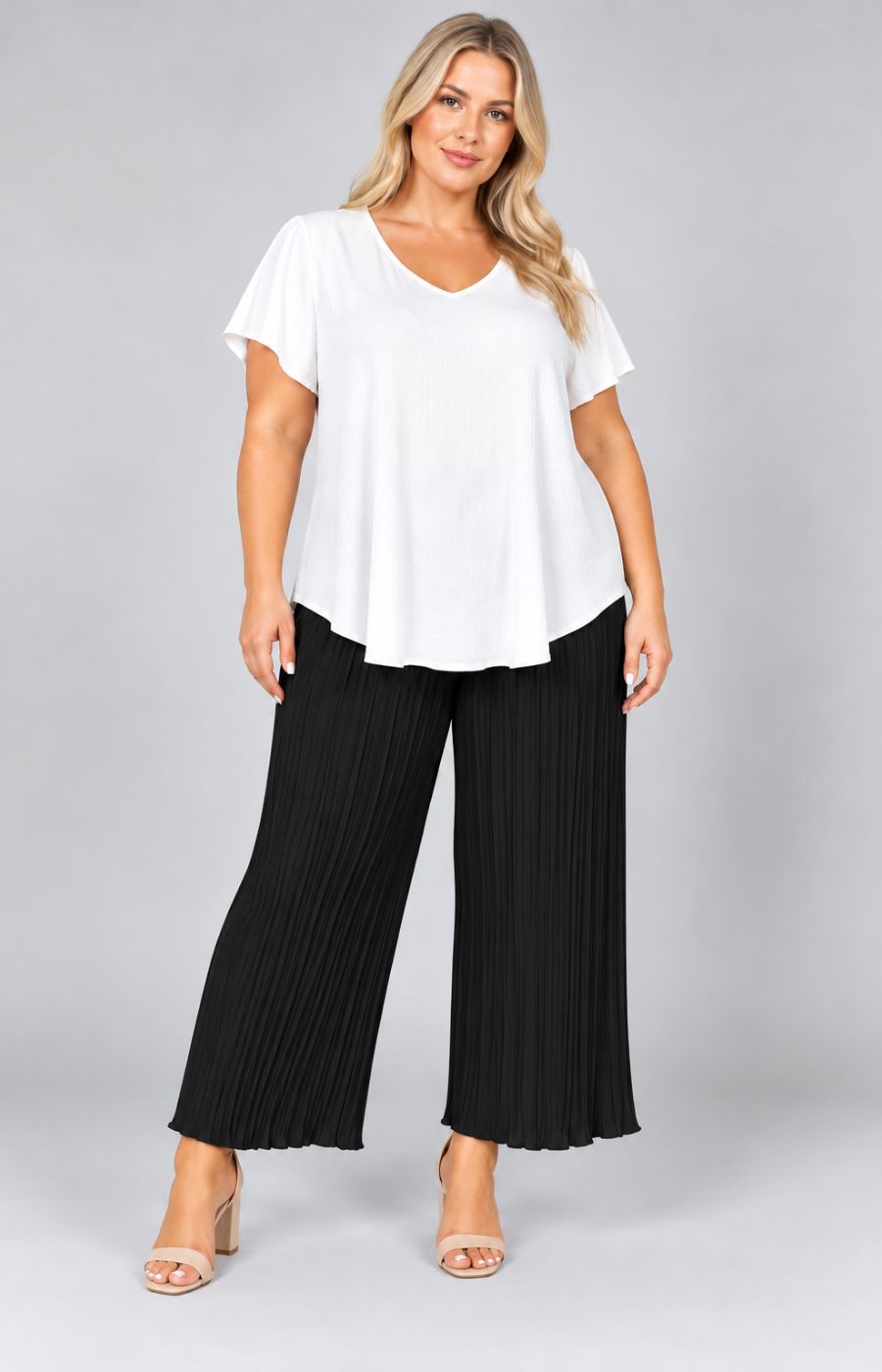 Tammy Pleated Trousers in Black