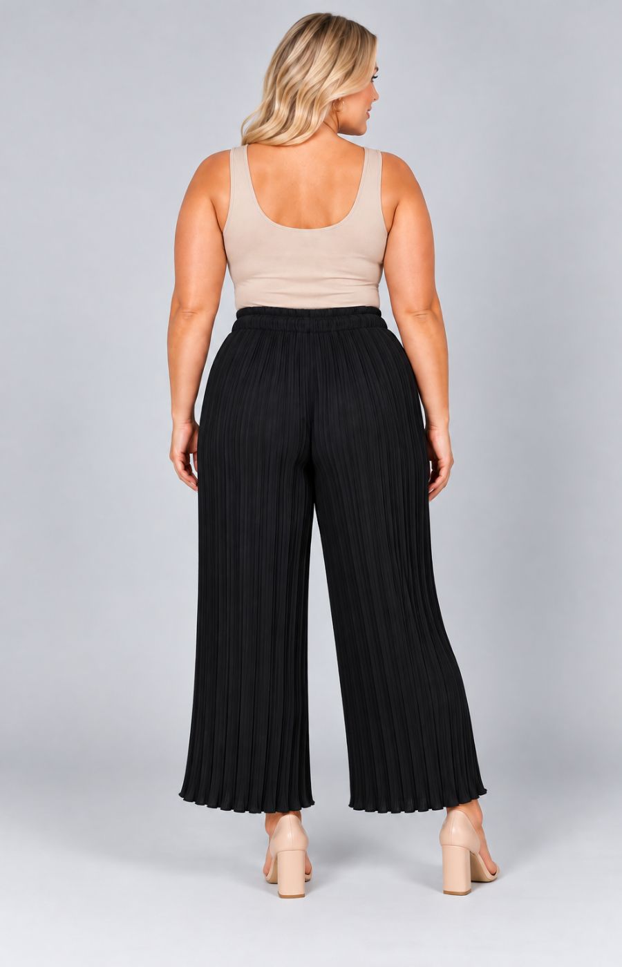 Tammy Pleated Trousers in Black