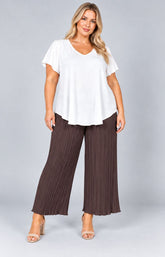 Tammy Pleated Trousers in Brown