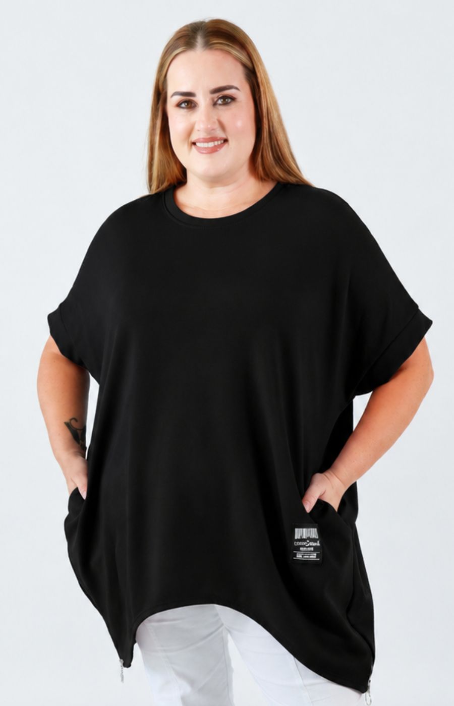 Tara Short Sleeve Sweater in Black 