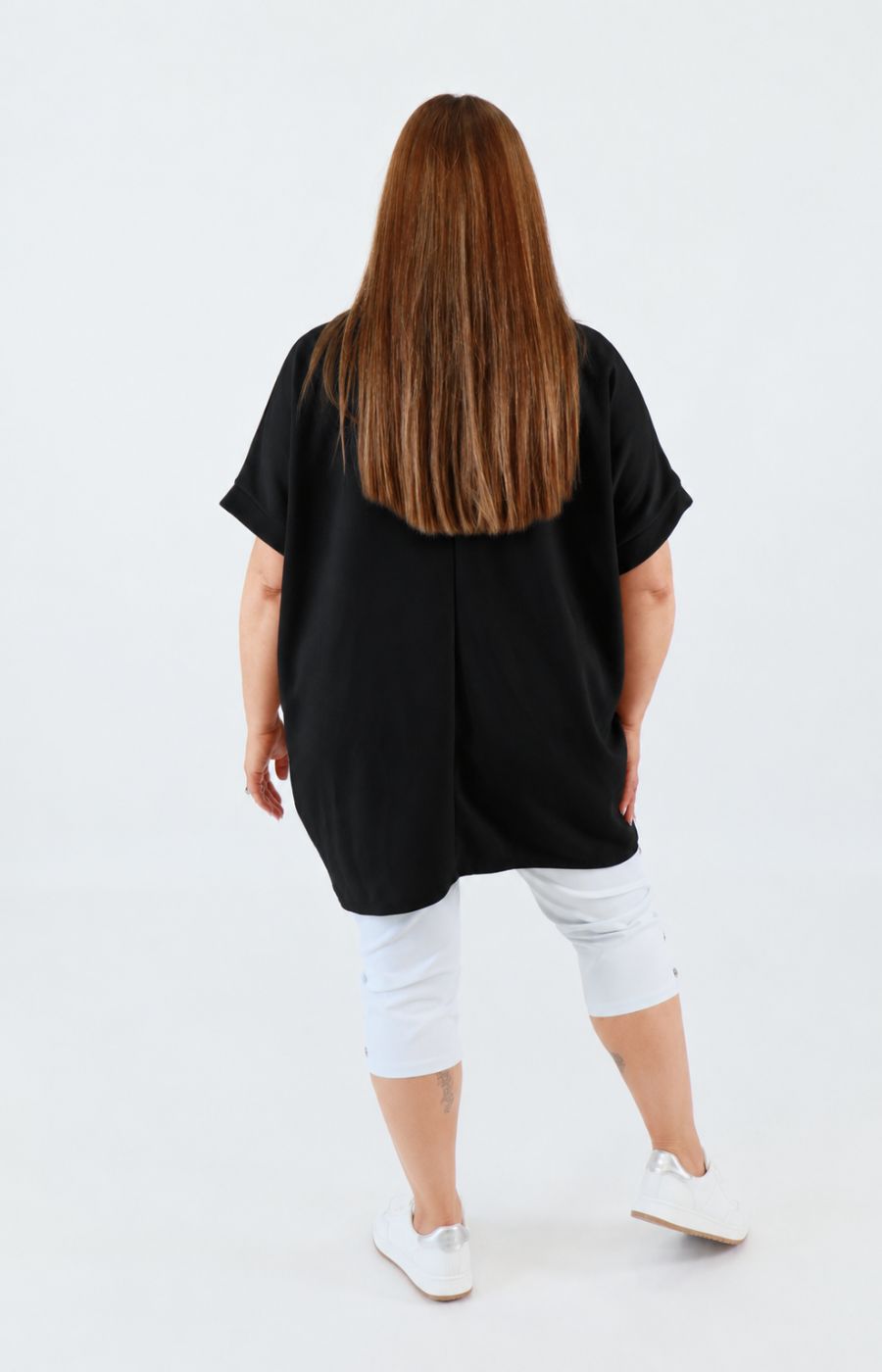 Tara Short Sleeve Sweater in Black