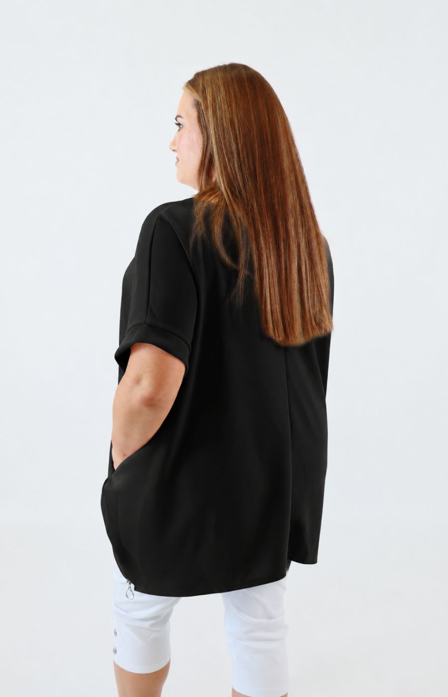 Tara Short Sleeve Sweater in Black 