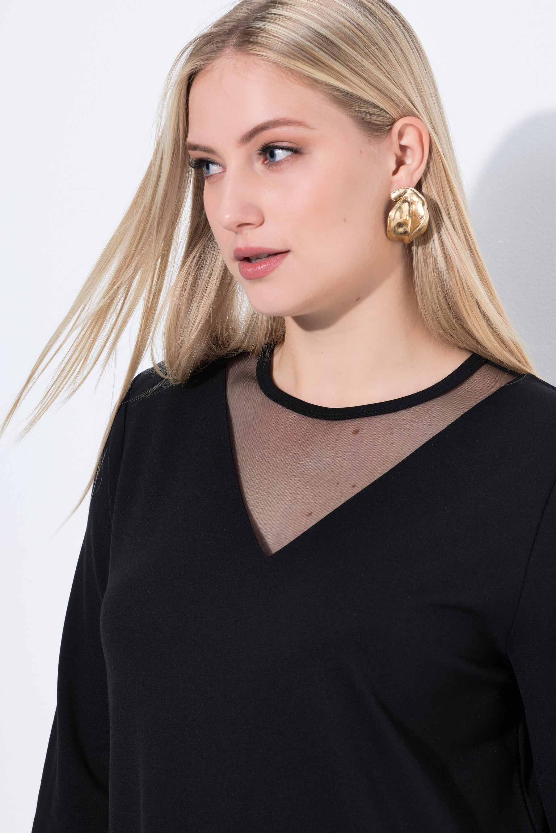 Ulla Popken Mesh Neck Midi in Black