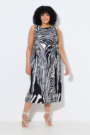 Ulla Popken Pleated Midi Dress in Black 