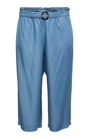 Vero Moda Curve Bree Culottes in Denim, a belted, calf length trouser with side pockets and an elasticated waistband