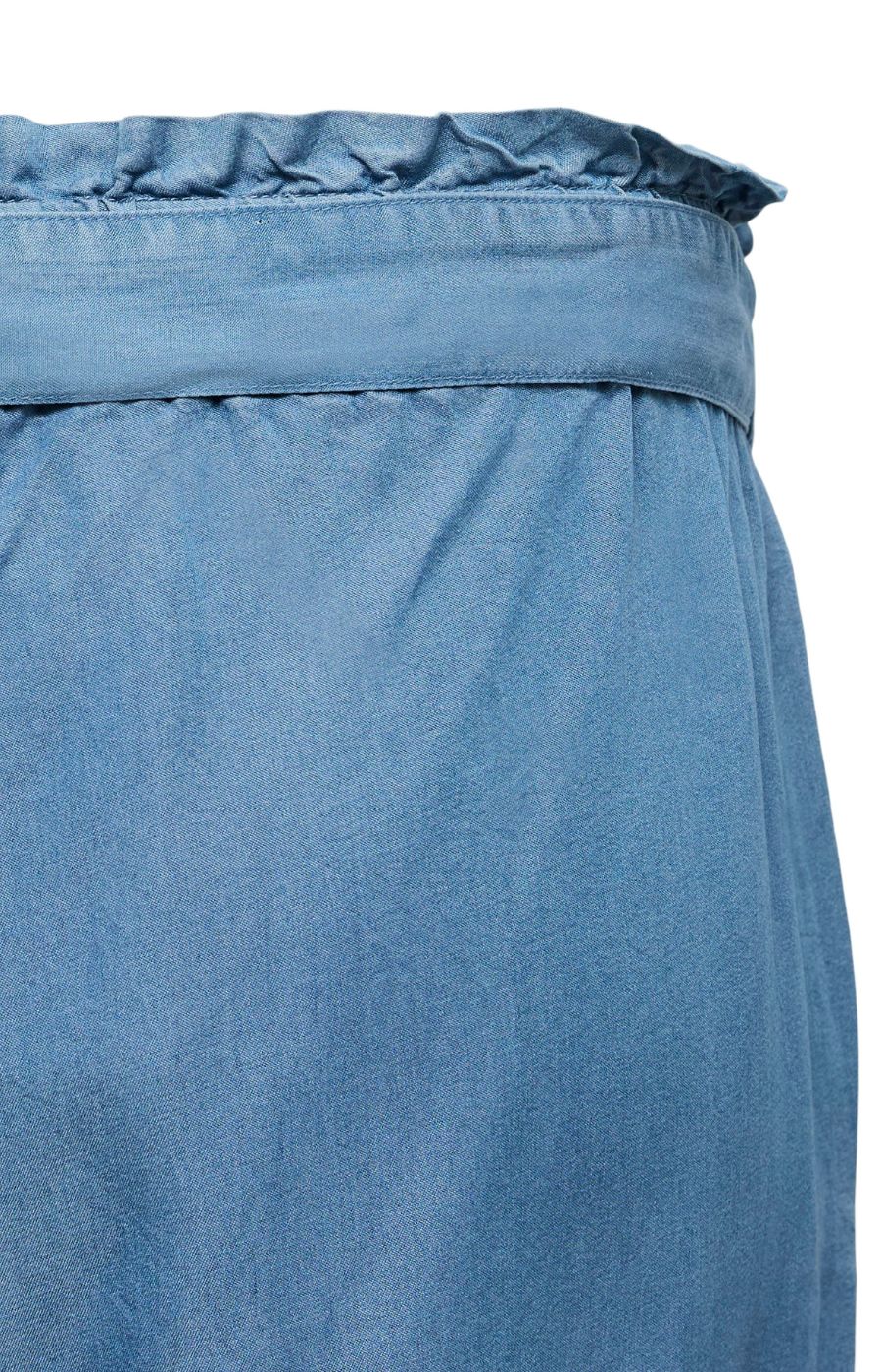 Vero Moda Curve Bree Culottes in Denim, Close up of elasticated waistband with removable belt