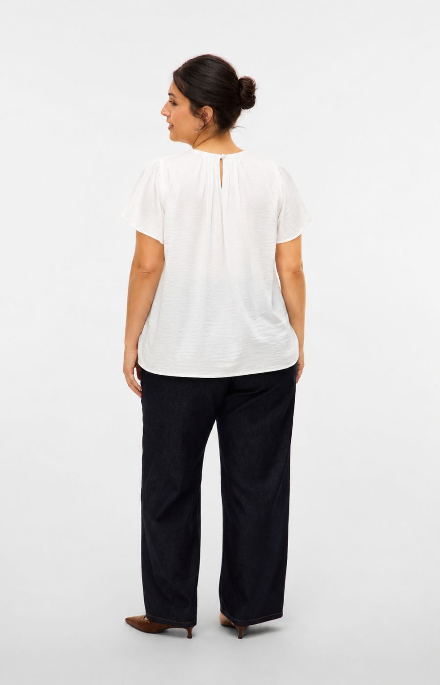 Vero Moda Curve Flores Top in White 