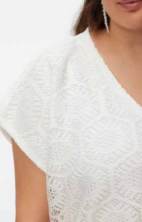 Vero Moda Curve Iris T-Shirt in White 