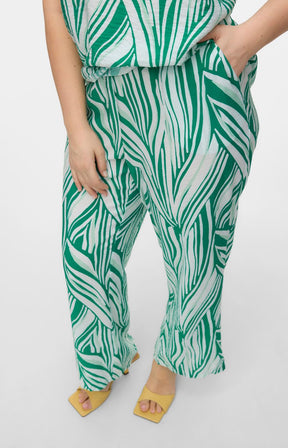 Vero Moda Curve Josie Trousers in Green