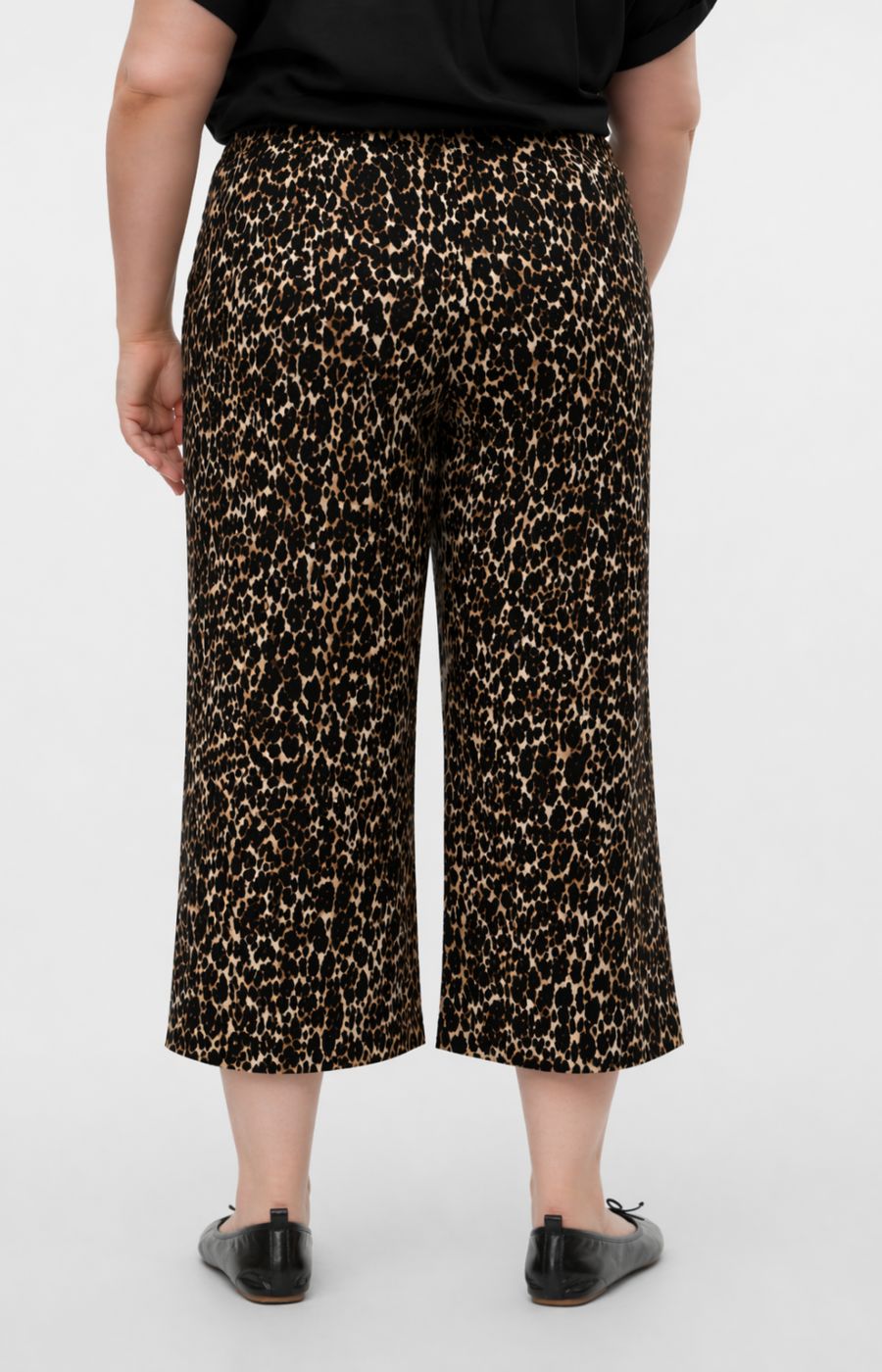 Vero Moda Curve Joy Culottes in Leopard 