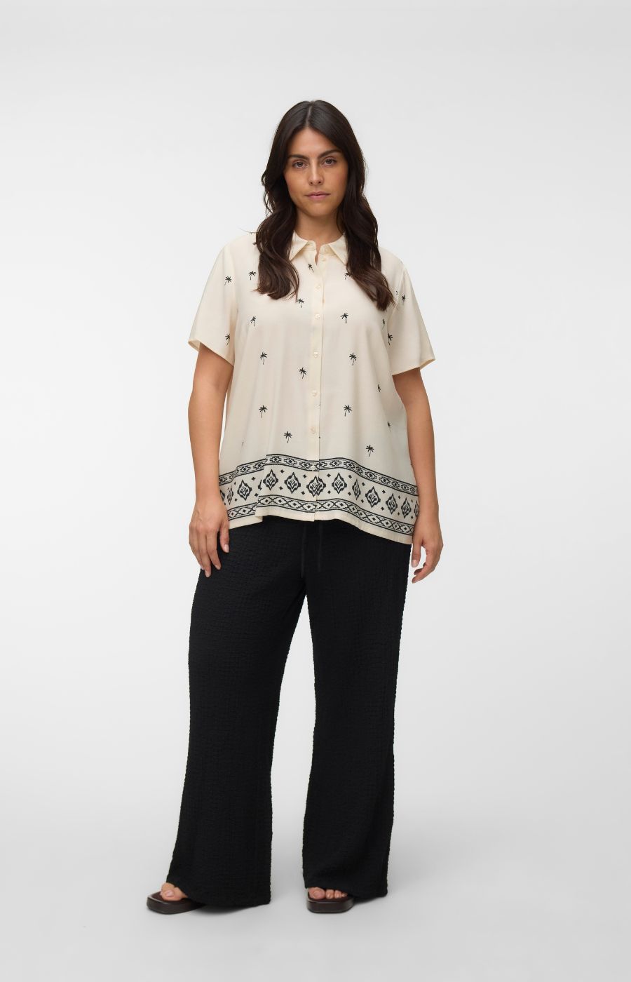 Vero Moda Curve Kai Shirt in Beige 