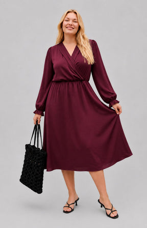 Vero Moda Curve Mary Dress in Wine 