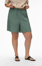 Vero Moda Curve Milo Shorts in Khaki 