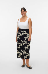 Vero Moda Curve Nancy Skirt in Black