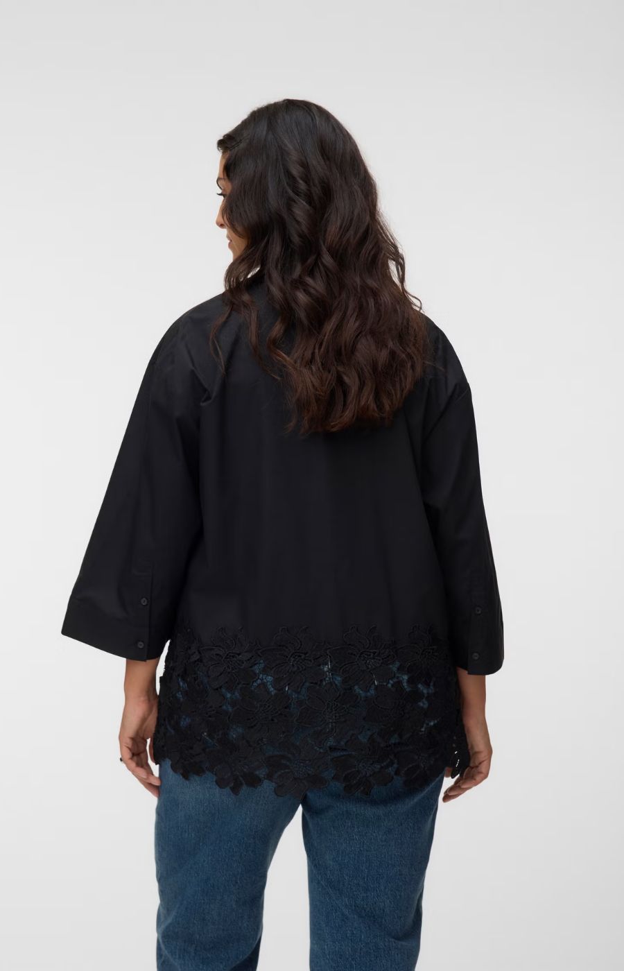 Vero Moda Curve Ritta Shirt in Black 