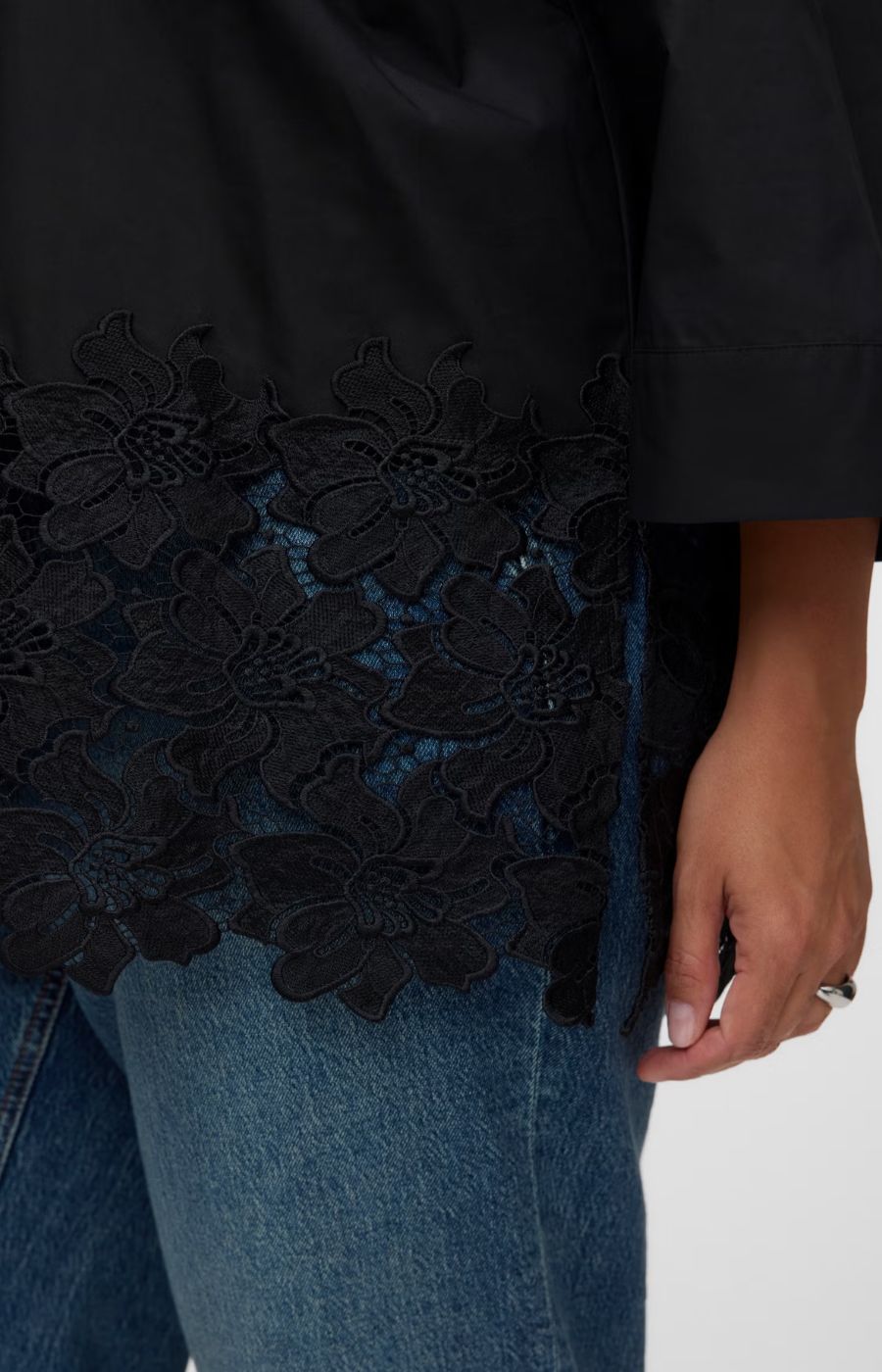 Vero Moda Curve Ritta Shirt in Black 
