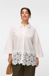 Vero Moda Curve Ritta Shirt in White 