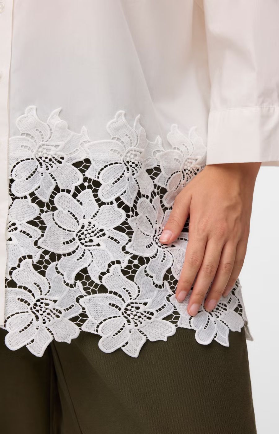 Vero Moda Curve Ritta Shirt in White 
