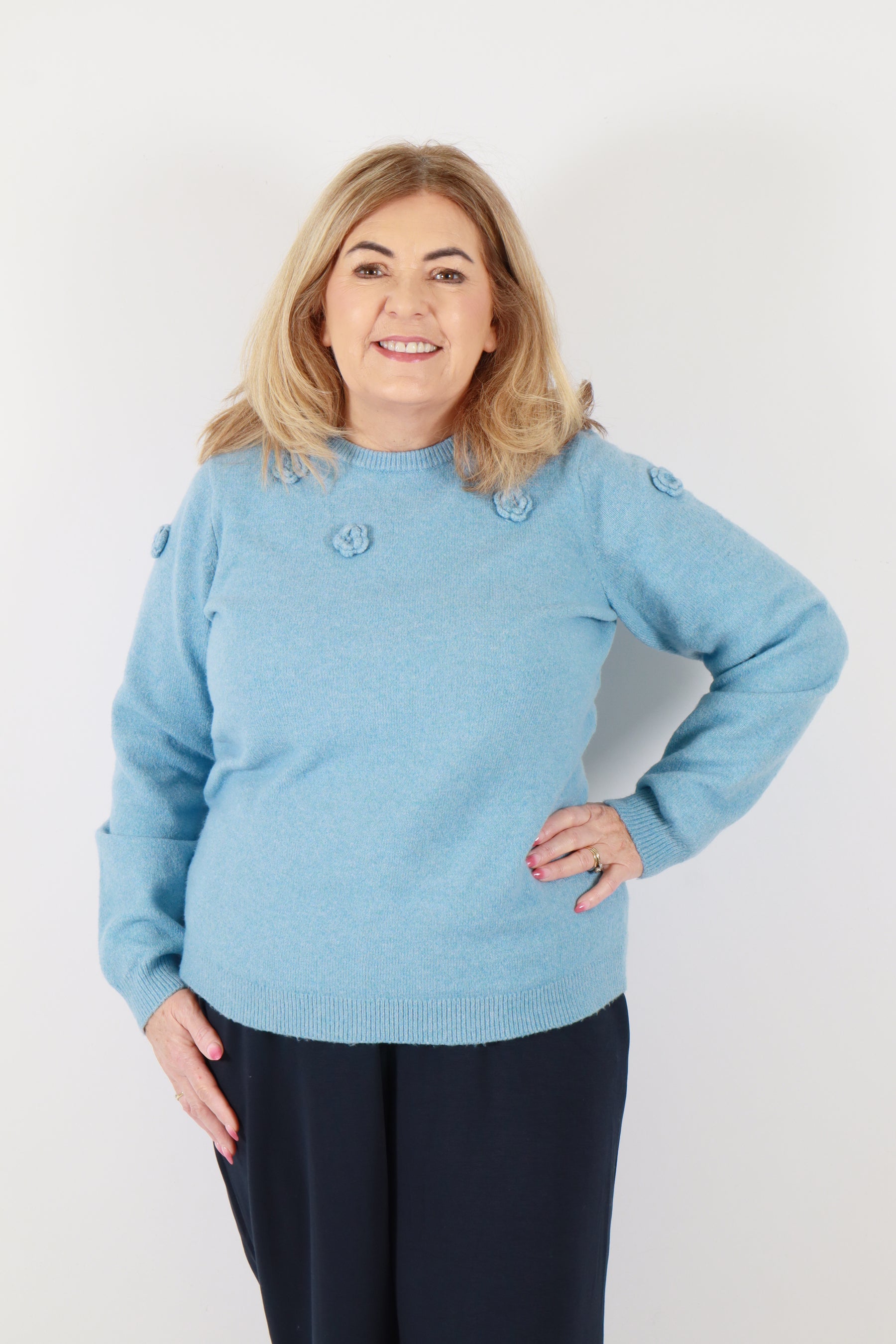 Vero Moda Curve Rose Knit Jumper in Blue