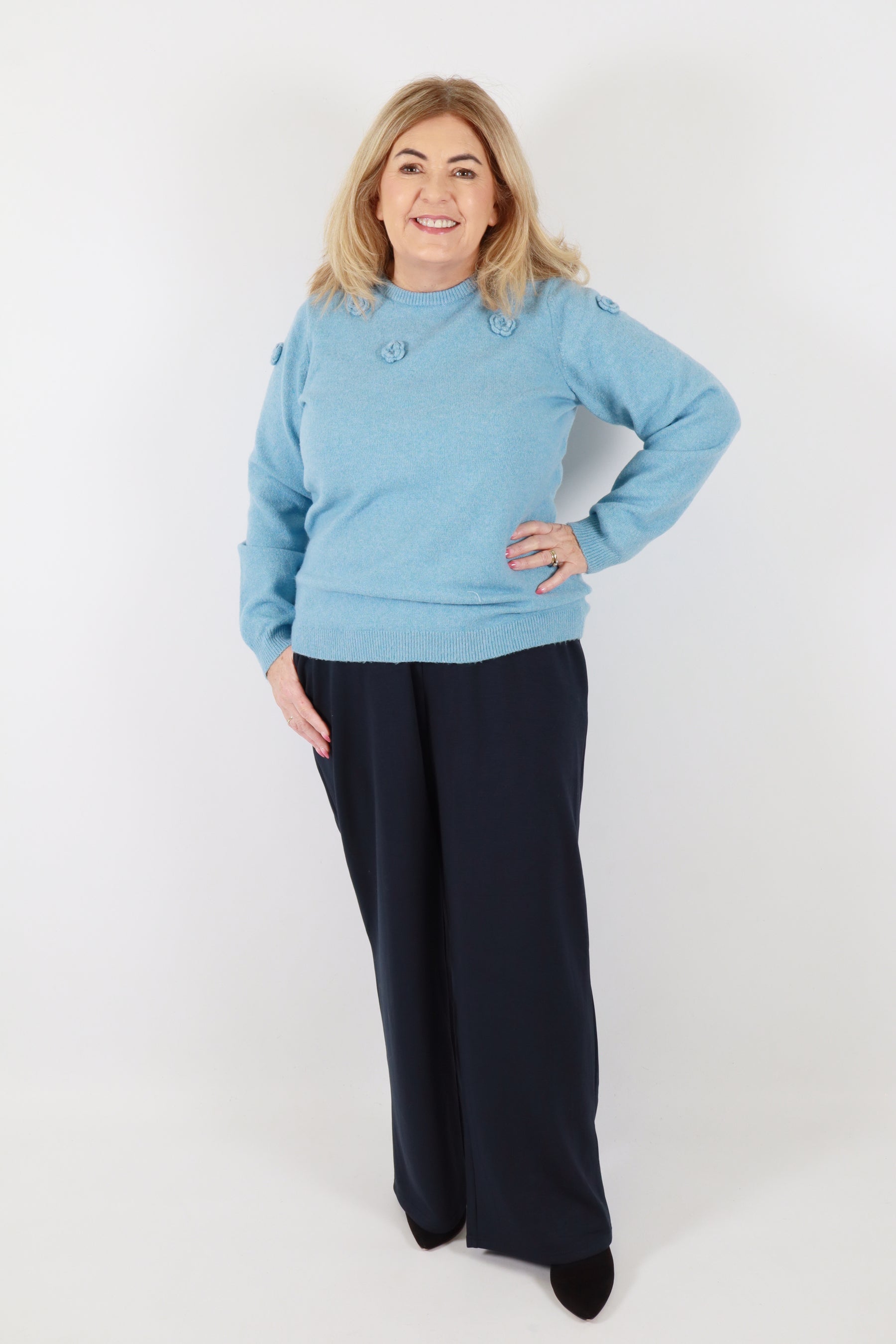 Vero Moda Curve Rose Knit Jumper in Blue