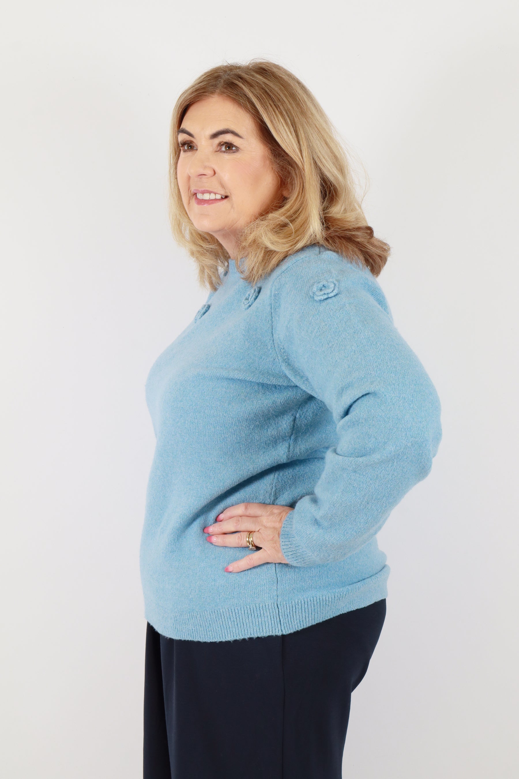 Vero Moda Curve Rose Knit Jumper in Blue