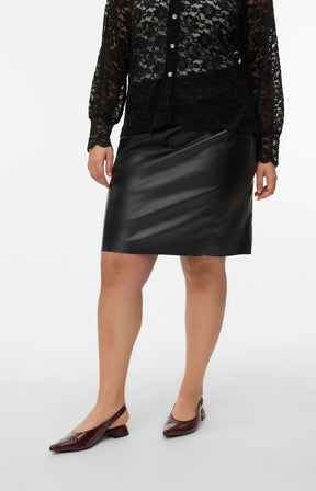 Vero Moda Curve Sia Skirt in Black 