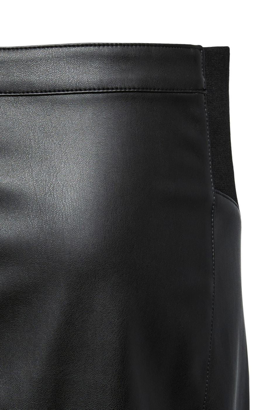 Vero Moda Curve Sia Skirt in Black 