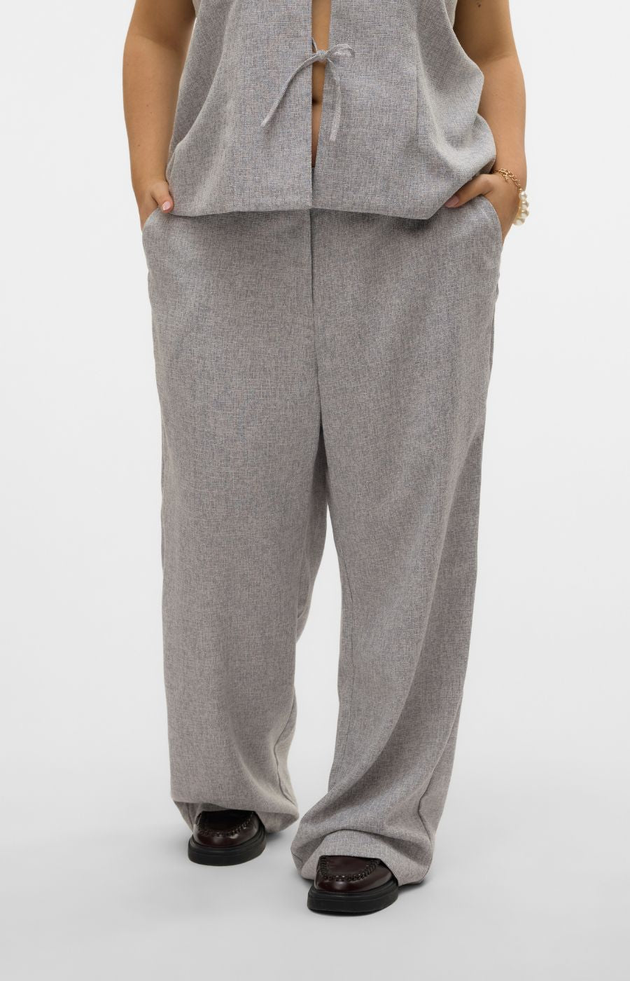 Vero Moda Curve Tammi Trousers in Grey