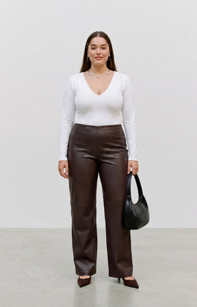 Vero Moda Curve Verona Trousers in Brown 