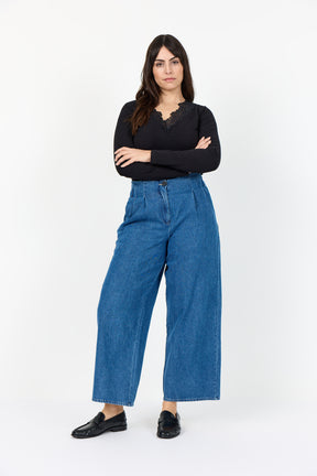 Wasabi Jessy Blouse in Black  