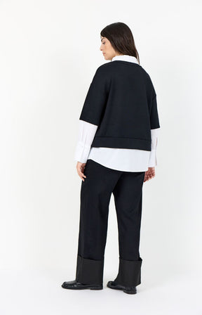 Wasabi Sabina Sweatshirt in Black 