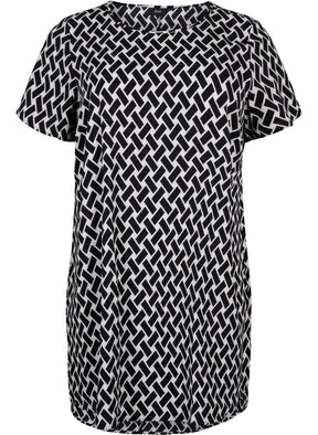 Zizzi Graphic Print Dress in Black