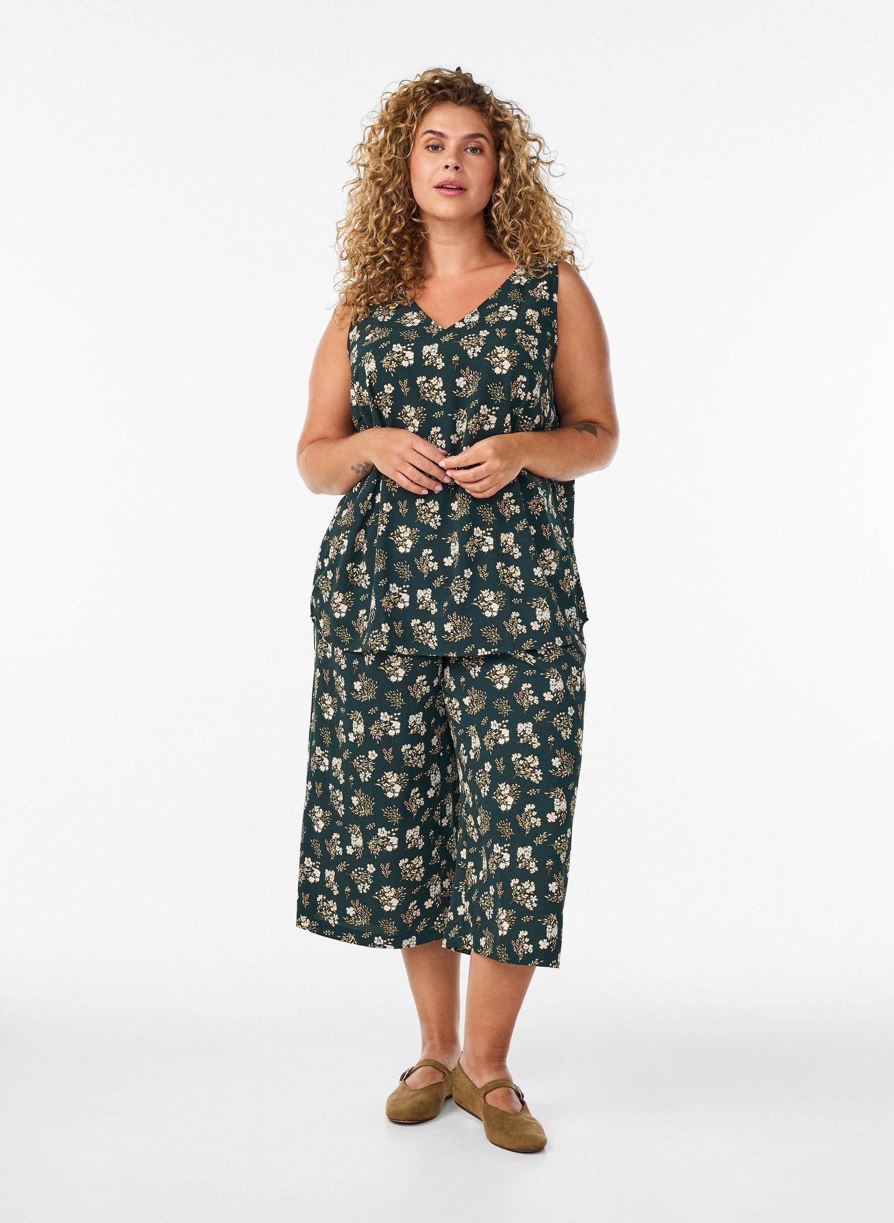 Zizzi Anni Culottes in Green Flower 