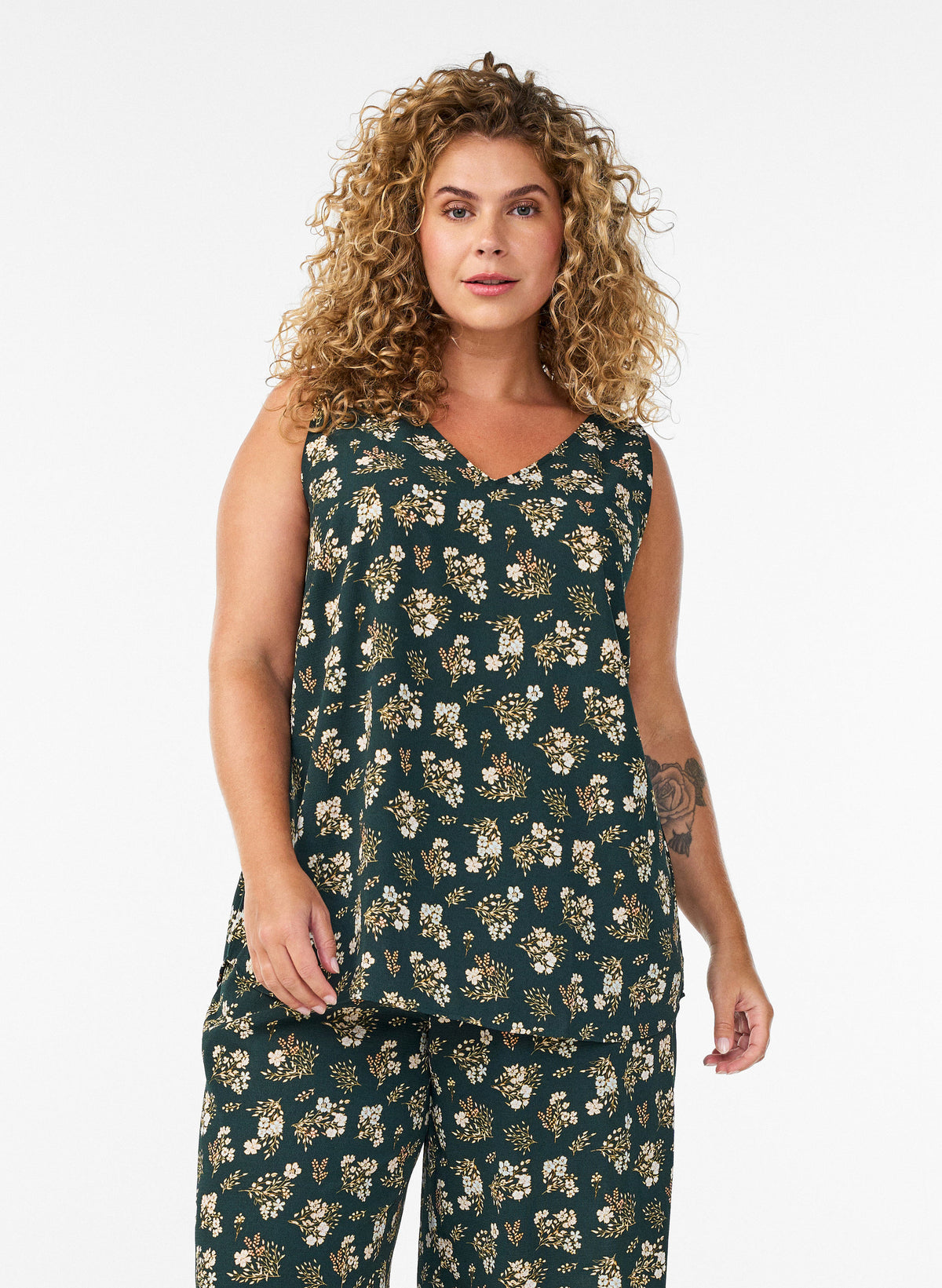 Zizzi Anni Top in Green Flower 