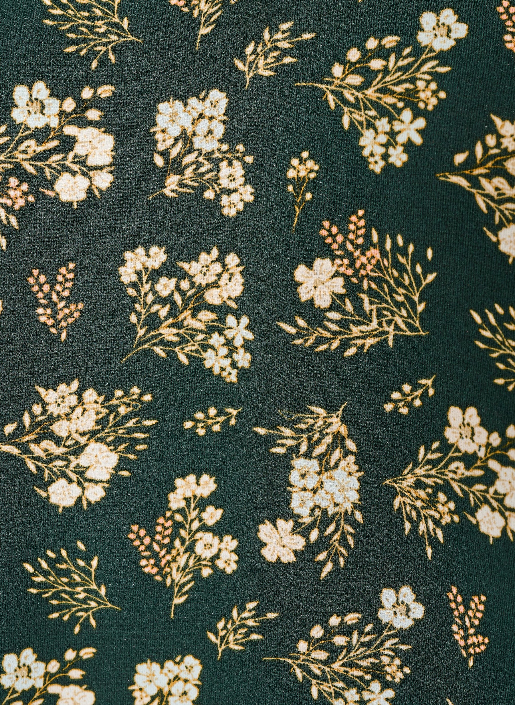 Zizzi Anni Top in Green Flower 