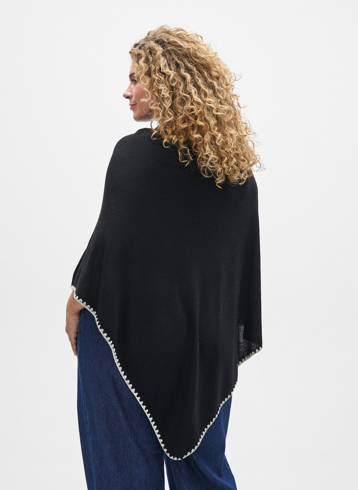 Zizzi Autumn Poncho in Black