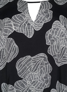 Zizzi Bella Blouse in Black Flowers